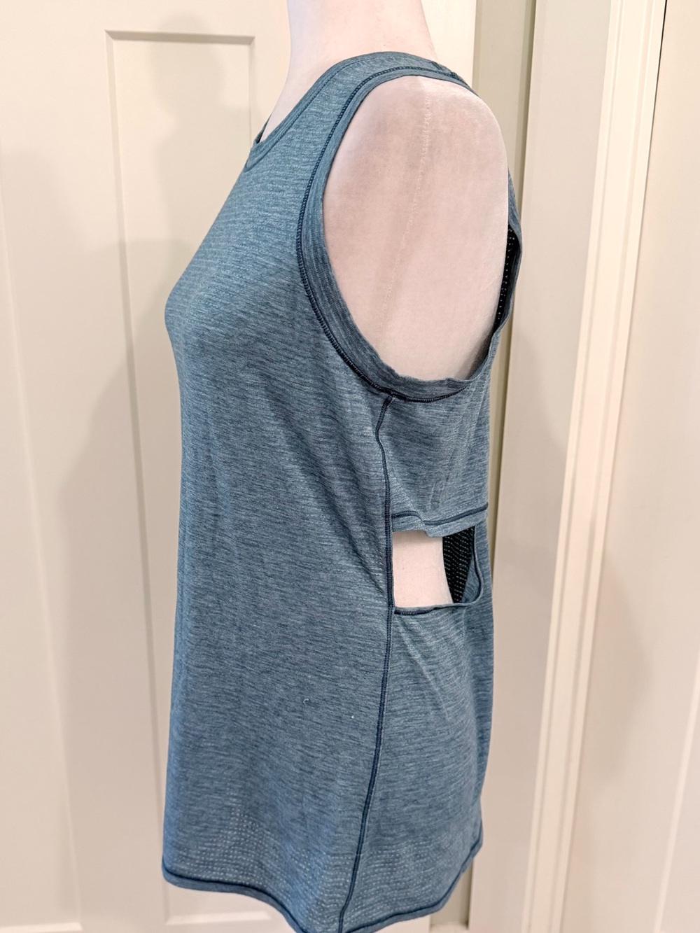 Lululemon Tank - Picture 2 of 7